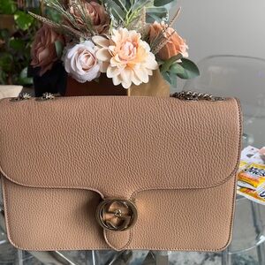 Authentic nude leather Gucci shoulder gold chain bag medium.